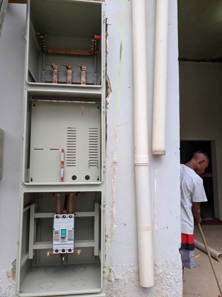 Serviço executado na Igreja Filadelfia de Coelho da Rocha. Especificação Técnica do Serviço Aumento de carga do Padrão concessionária light existente CM3 15kva 40A3~ para CSMD 150kva 400A 3~