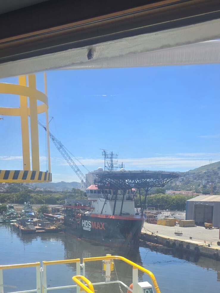 Manutenção Preventiva no comandos Eletricos no Navio Oceânica SUB XIV