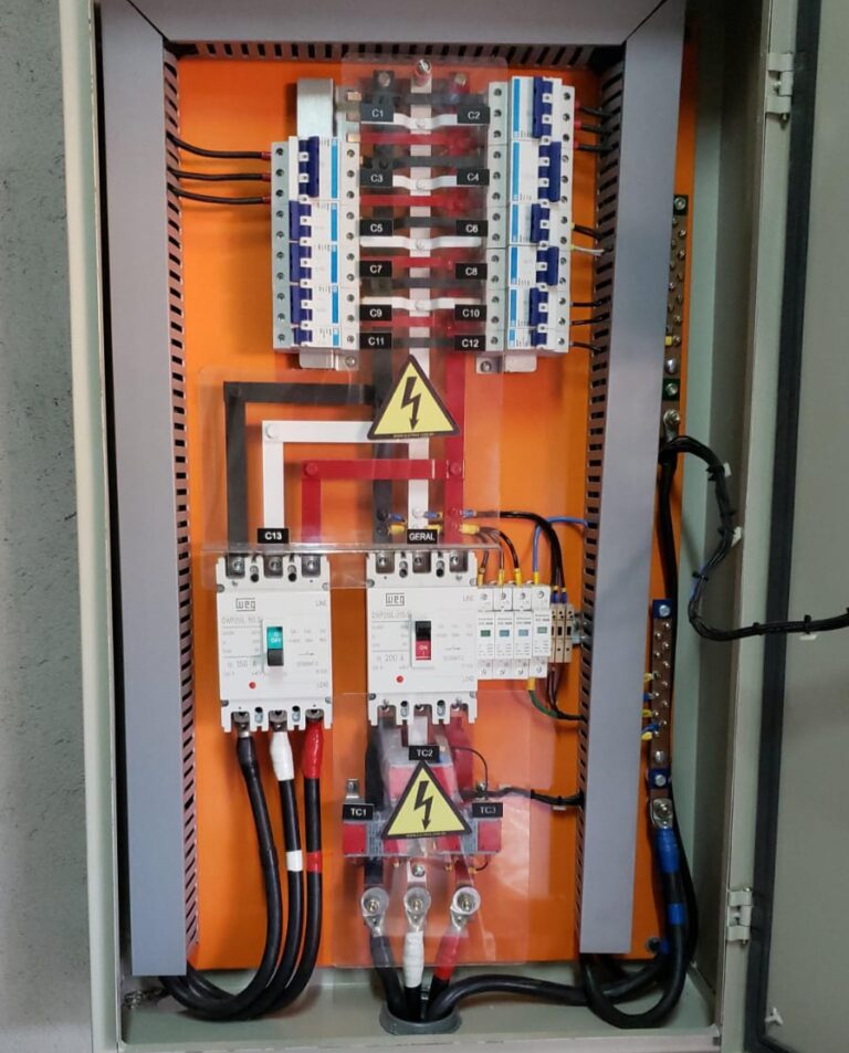 Super Mercado Super Minas de São Vicente em Belford
Retrofit da Parte Elétrica Geral com Aumento de carga padrão concessionária light cm3 38kva 100A para CSMD 600A disjuntor de 200A 75kva 3~