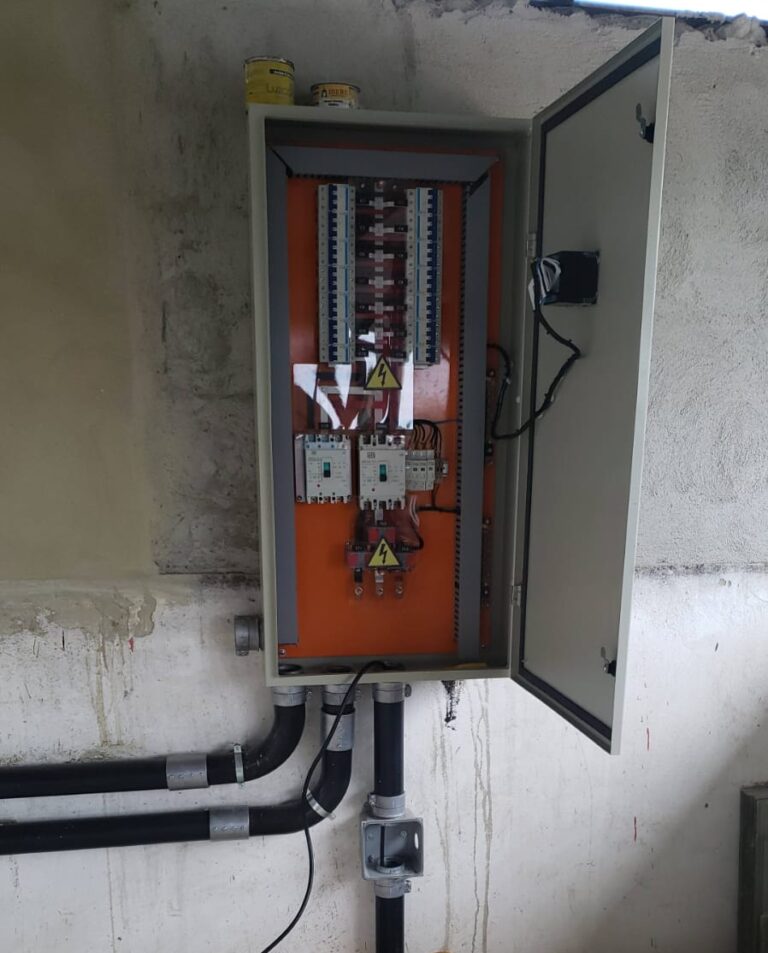 Super Mercado Super Minas de São Vicente em Belford
Retrofit da Parte Elétrica Geral com Aumento de carga padrão concessionária light cm3 38kva 100A para CSMD 600A disjuntor de 200A 75kva 3~